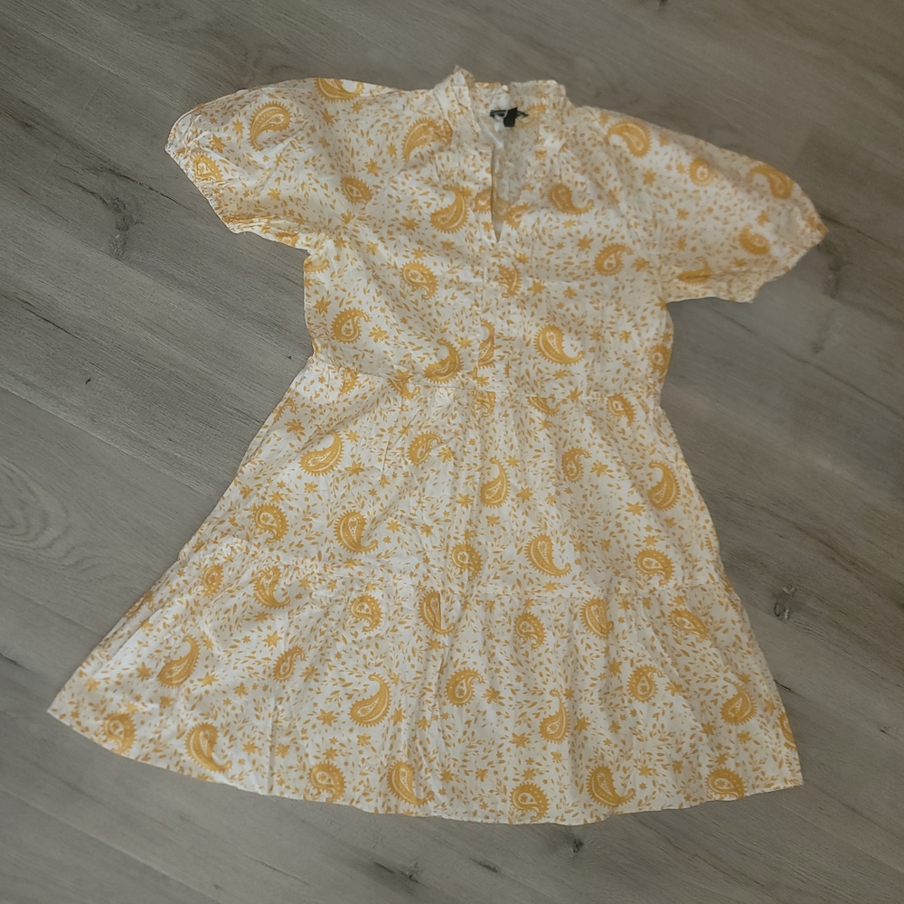 Ivy Street Size Large Yellow Paisley Print Dress